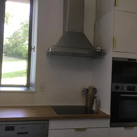 A Coté De Genève 1 *